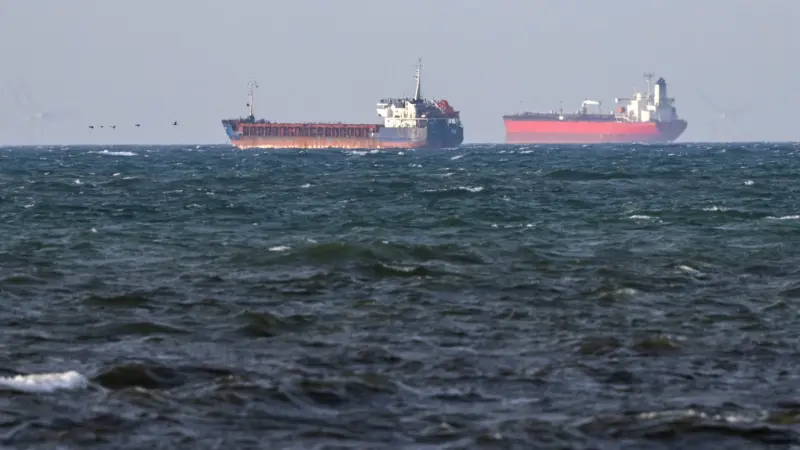 بريطانيا تتحرك عسكريا ضد أسطول الظل الروسي