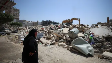 صور - فرحة منقوصة.. الدمار يعكر صفو اللبنانيين العائدين إلى الجنوب