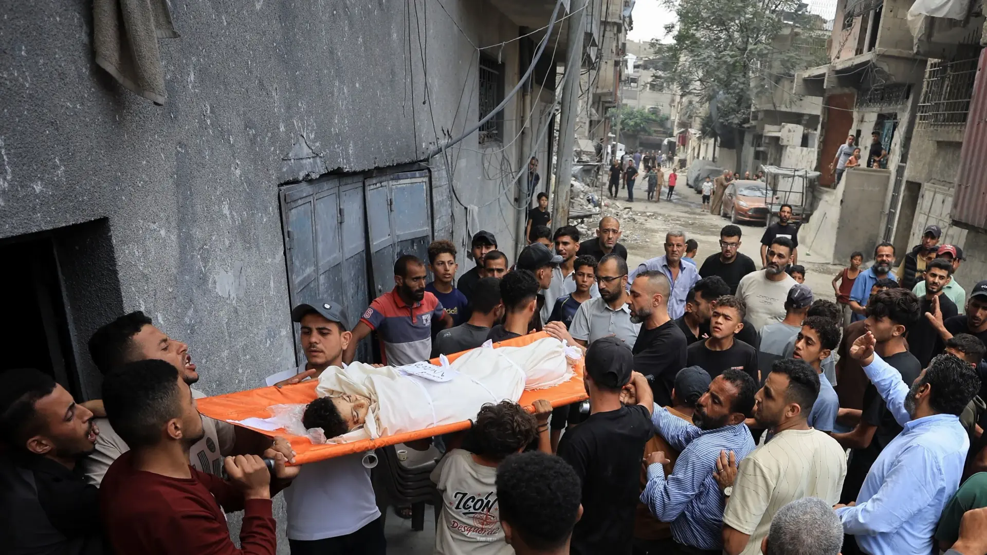 مصادر طبية: مستشفيات غزة استقبلت 65 مصابا خلال 24 ساعة (رويترز) مصادر طبية: مستشفيات غزة استقبلت 65 مصابا خلال 24 ساعة (رويترز)