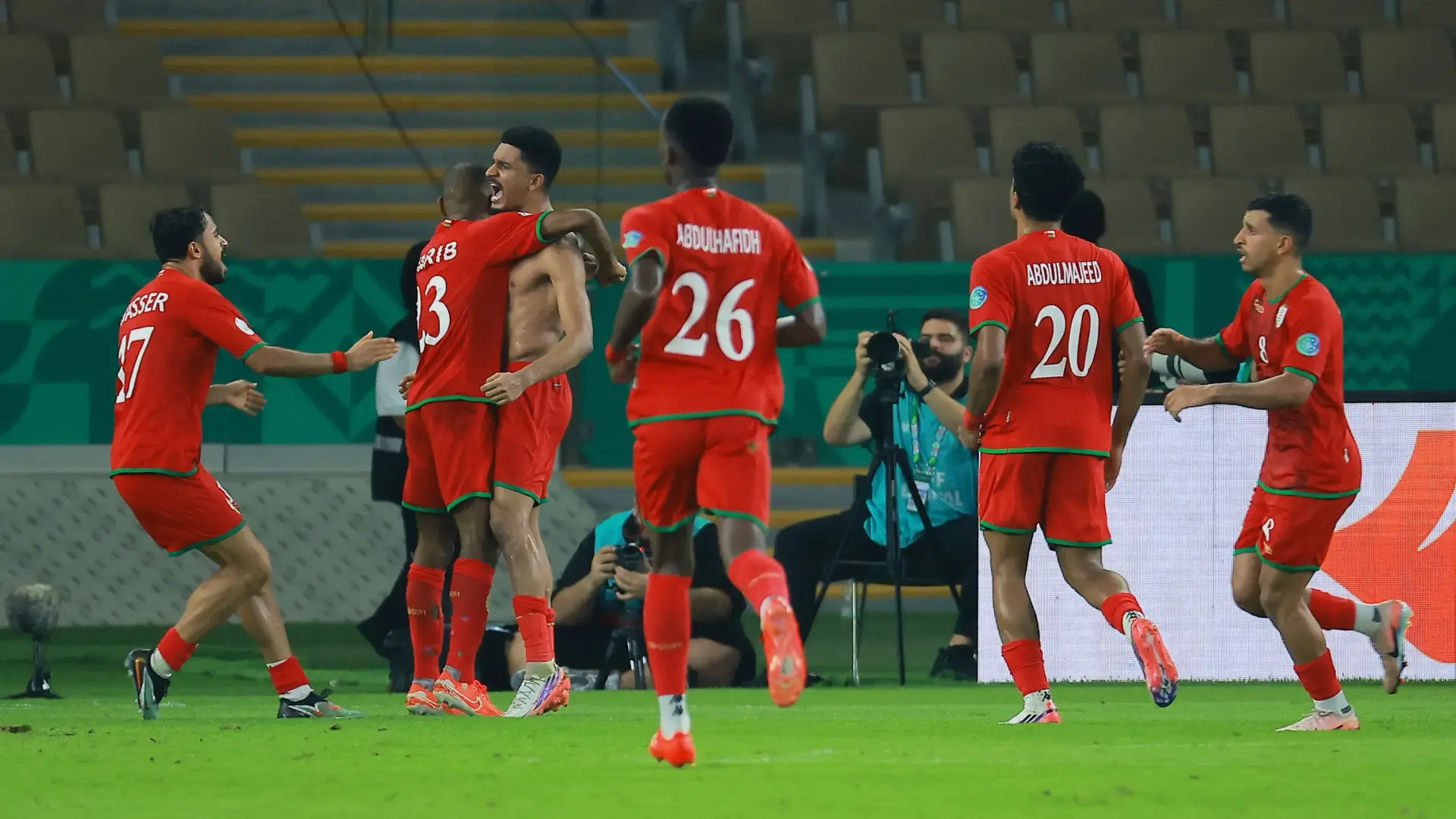 منتخب عُمان في خليجي 27 (رويترز) منتخب عُمان في خليجي 27 (رويترز)