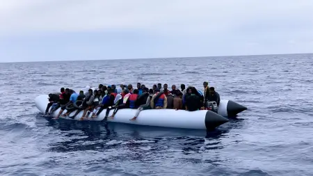 related_news_inside_blogsغرق قارب مهاجرين قبالة ليبيا يخلف نحو 15 قتيلا