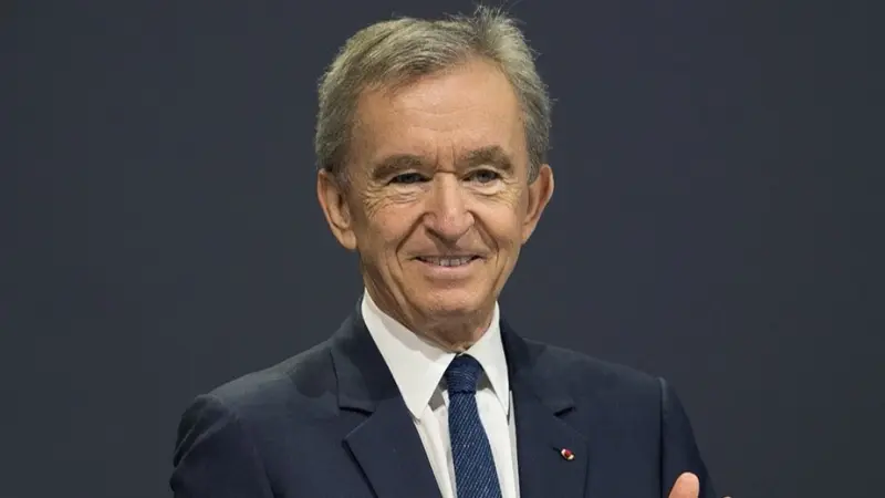 أسوأ تراجع في تاريخ LVMH.. برنار أرنو يفقد صدارة أثرياء العالم