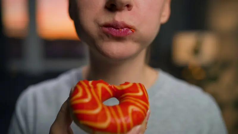 يكبح الرغبة بالسكريات.. اكتشاف بديل طبيعي لأوزمبيك