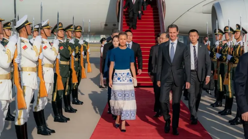 المشهد في أسبوع: الأسد في الصّين لأوّل مرّة منذ 2004.. والعالِم الهولنديّ يكشف سرّ الضّوء الأزرق