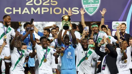 related_news_inside_blogsإدوارد ميندي: أريد الاعتزال في الأهلي وهذا رأيي في رياض محرز