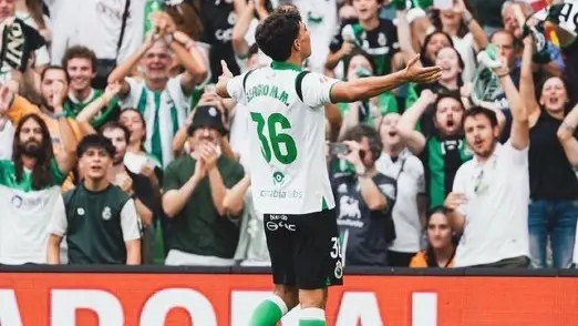 ريال مدريد يضم مارتينيز ابن الـ 19 عاما (إكس) ريال مدريد يضم مارتينيز ابن الـ 19 عاما (إكس)