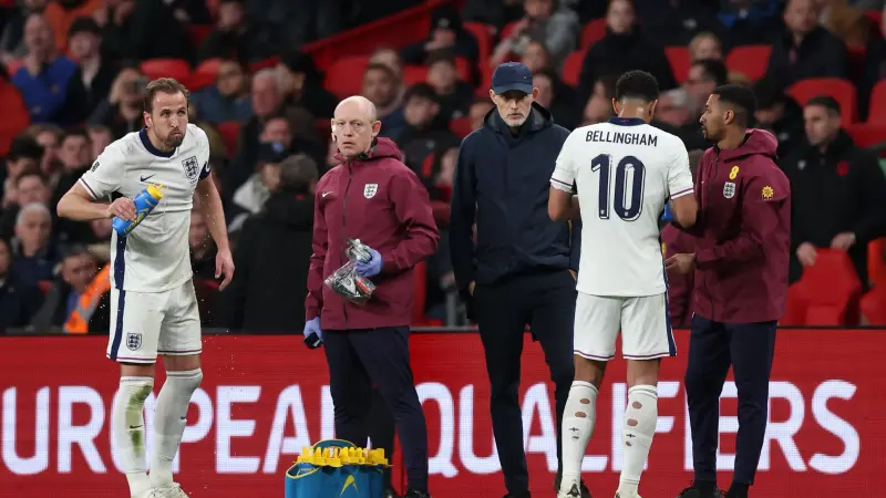 تصفيات كأس العالم 2026 - تصريحات توخل تٌشعل المنافسة بين بيلينغهام وروجرز قبل صربيا