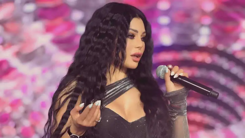 بالصور.. تألق هيفاء وهبي بفستان "بالمان" يشعل منصات التواصل