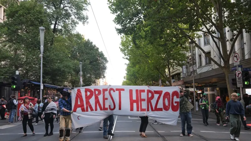 صور - هرتسوغ ينتقد تظاهرات أستراليا: احتجّوا أمام سفارة إيران