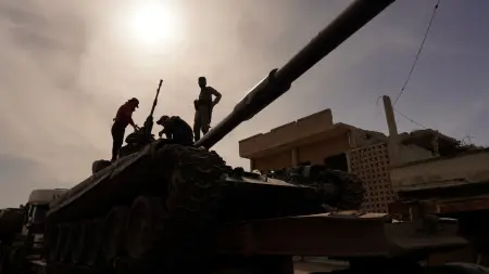 سوريا تندد بإطلاق "حزب الله" قذائف مدفعية على أراضيها