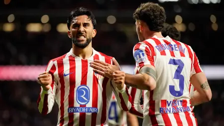الدوري الإسباني - أتليتكو مدريد يتفوق بصعوبة على ريال سوسيداد في مواجهة مثيرة