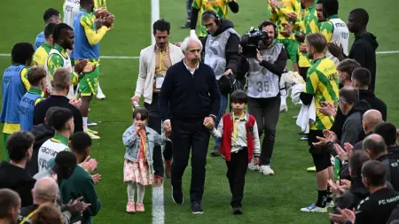 related_news_inside_blogsفيديو - بكاء المدرب وحيد خليلوزيتش يثير تفاعلا بعد اقتحام الجماهير مباراة نانت وتولوز