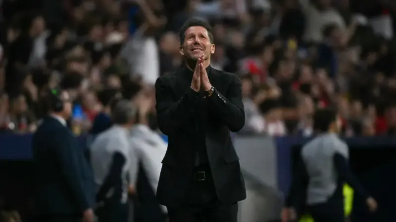 فيديو - ما سبب الأزمة بين دييغو سيميوني ومدافع أرسنال بين وايت؟