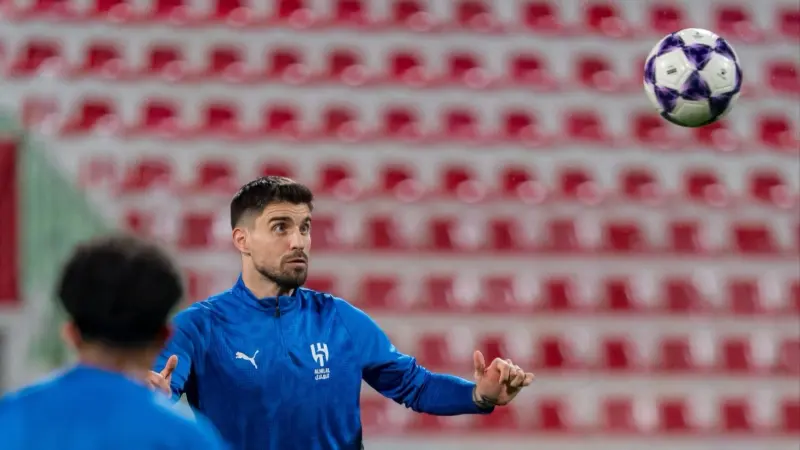 تشكيلة الهلال اليوم أمام شباب الأهلي.. موقف كريم بنزيما