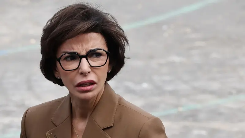 وزيرة الثقافة الفرنسية تعلن مغادرة الحكومة لهذا السبب