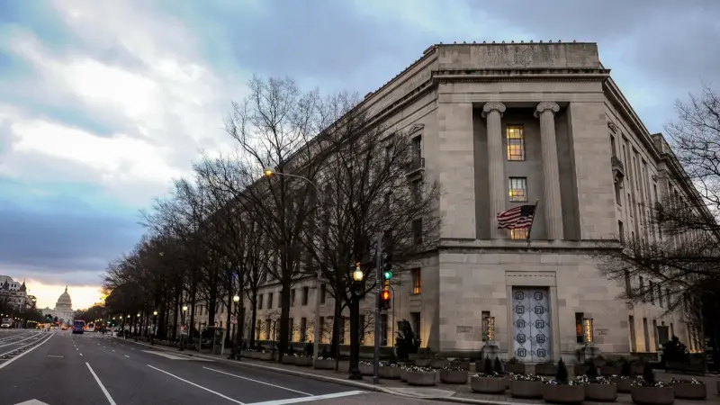 السجن المؤبد لأميركي جنّد "آلاف" المقاتلين