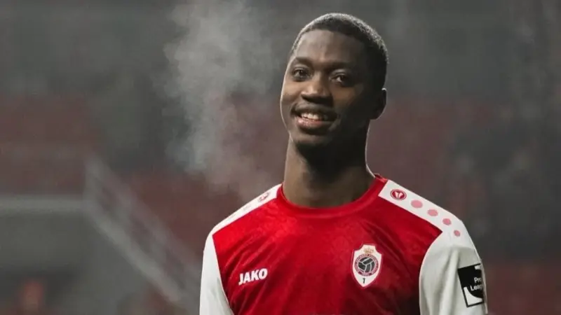 انضم لفئة المواليد.. محمدو دومبيا يشعل الجدل حول مستقبل كانتي مع الاتحاد