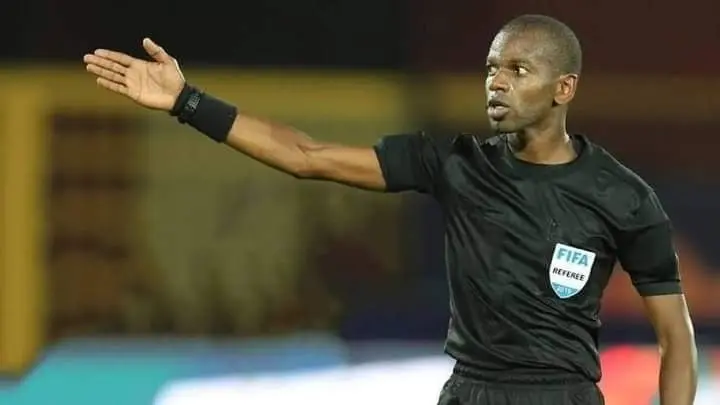 حكم مباراة الزمالك ودريمز اليوم في كأس الكونفدرالية.. يحمل ذكرى جيدة للمصريين