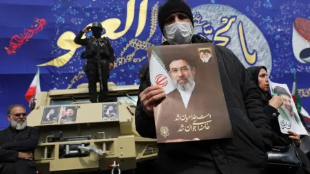 related_news_inside_blogsأول تعليق إيراني على سفر المرشد الجديد لروسيا للعلاج