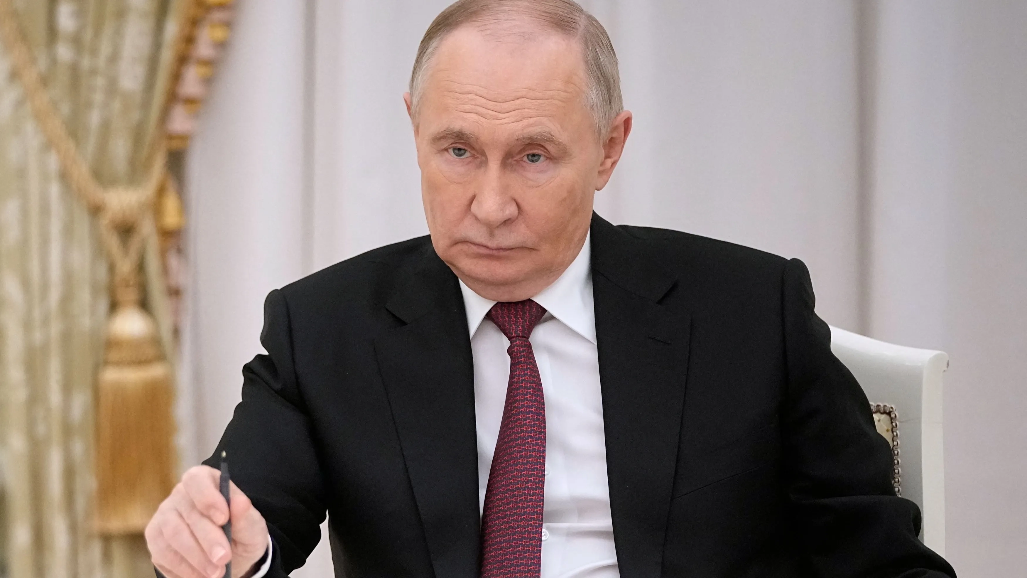 هل تخطط روسيا لاستعادة النفوذ السوفياتية؟ الكرملين يجيب 