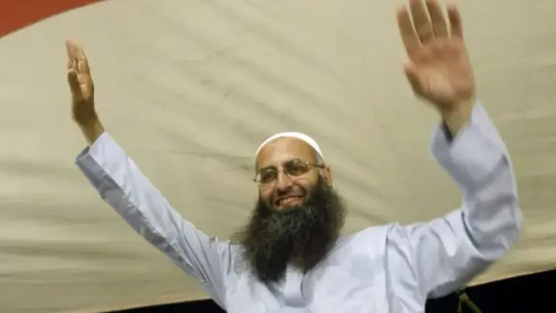 من هو أحمد الأسير؟ وهل يستفيد من العفو العام في لبنان؟