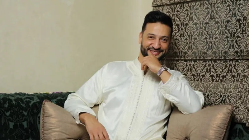من هو الفنان عادل بلحجام؟ أعلن عدم قدرته على المشي لـ 6 أشهر