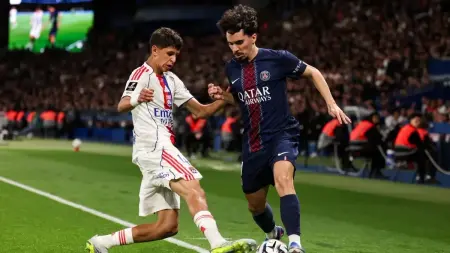 related_news_inside_blogsتفاصيل إصابة فيتينيا ومدة غيابه.. قلق في باريس سان جيرمان قبل مواجهة بايرن ميونخ