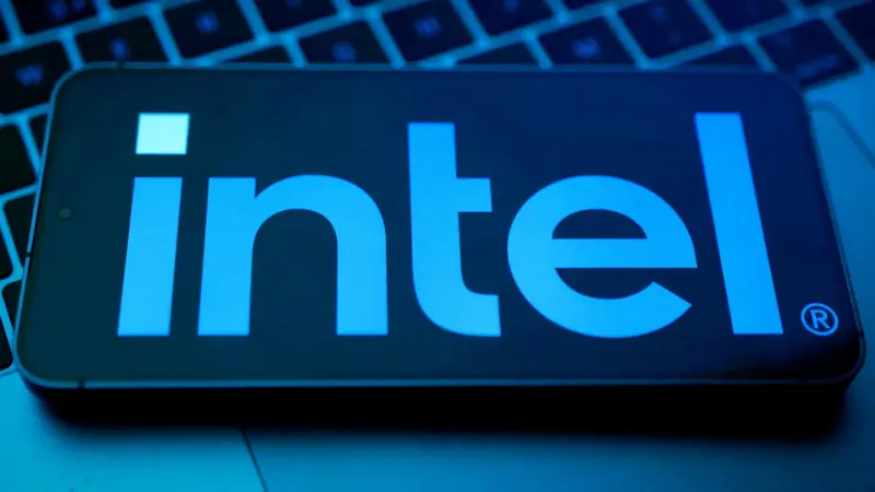 انهيار سهم عملاق الرقائق بخسائر 13%.. ما القصة؟