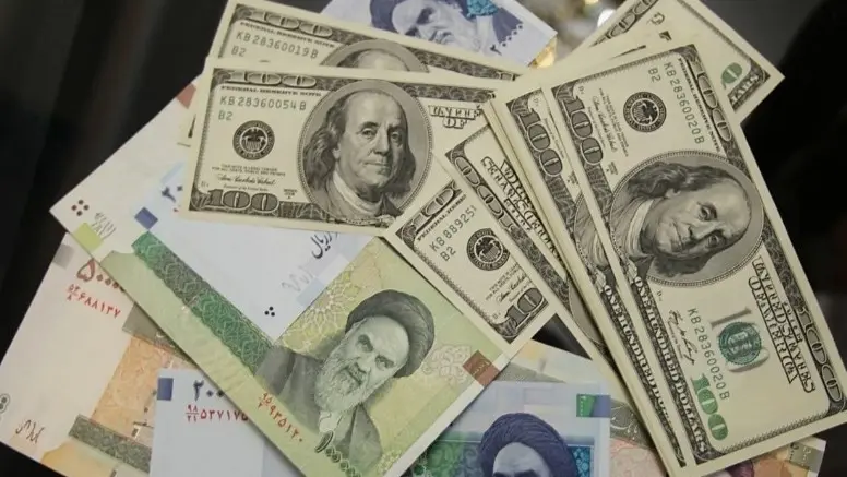 الريال الإيراني يتراجع وسط أنباء عن استقالة محافظ البنك المركزي