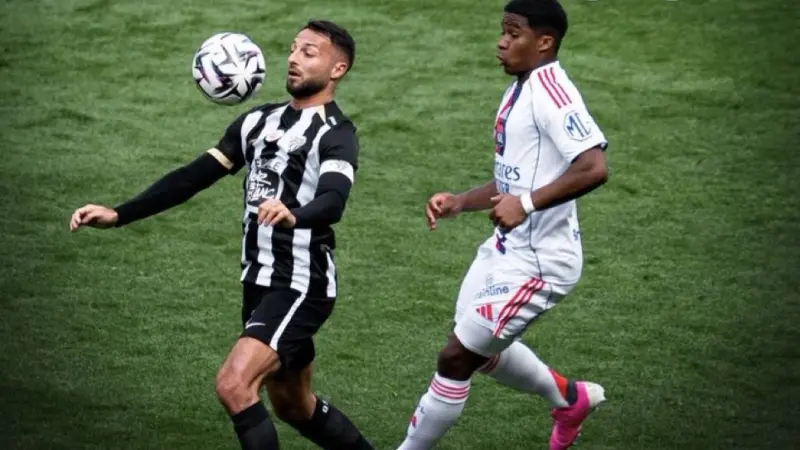 الدوري الفرنسي - ليون يواصل نزيف النقاط بتعادل سلبي جديد