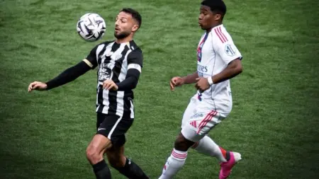 related_news_inside_blogsالدوري الفرنسي - ليون يواصل نزيف النقاط بتعادل سلبي جديد