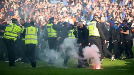 related_news_inside_blogsفيديو وصور - شغب جماهيري بعد فوز سيلتك على رينجرز في كأس إسكتلندا