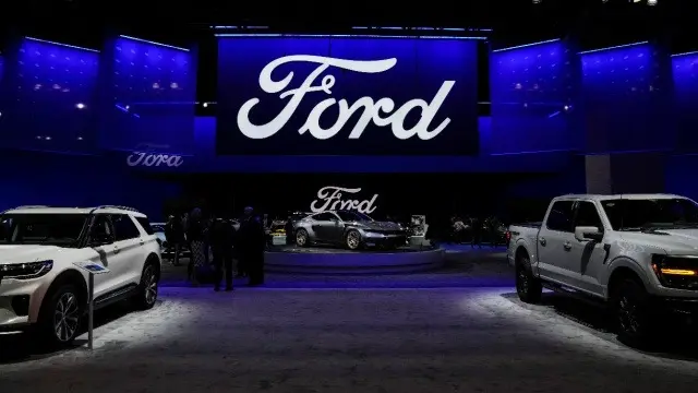 فورد تسجل خسارة فصلية تشغيلية ضخمة بقطاع السيارات الكهربائية