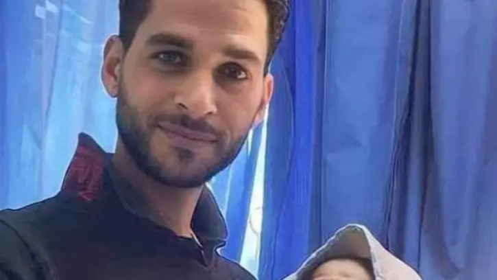 من هو أصغر جد في العالم 2024؟