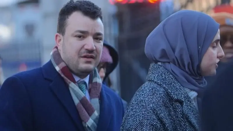 من هو محمود خليل الذي قد يرحل من أميركا رغم دعم زهران ممداني؟