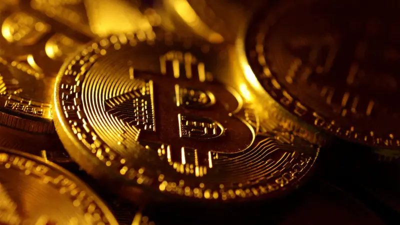 عملة وحيدة تنجو من مذبحة سوق الكريبتو.. وهذا ما حدث في البيتكوين