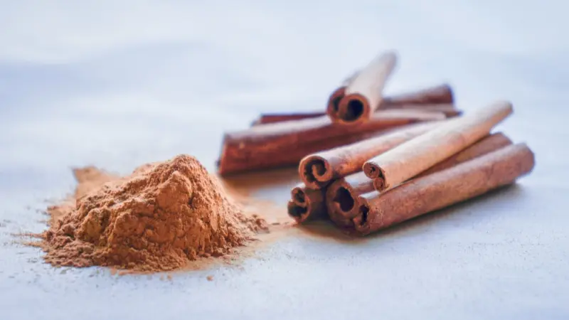 السرّ في القرفة.. علاج واعد لمرض التهاب المفاصل