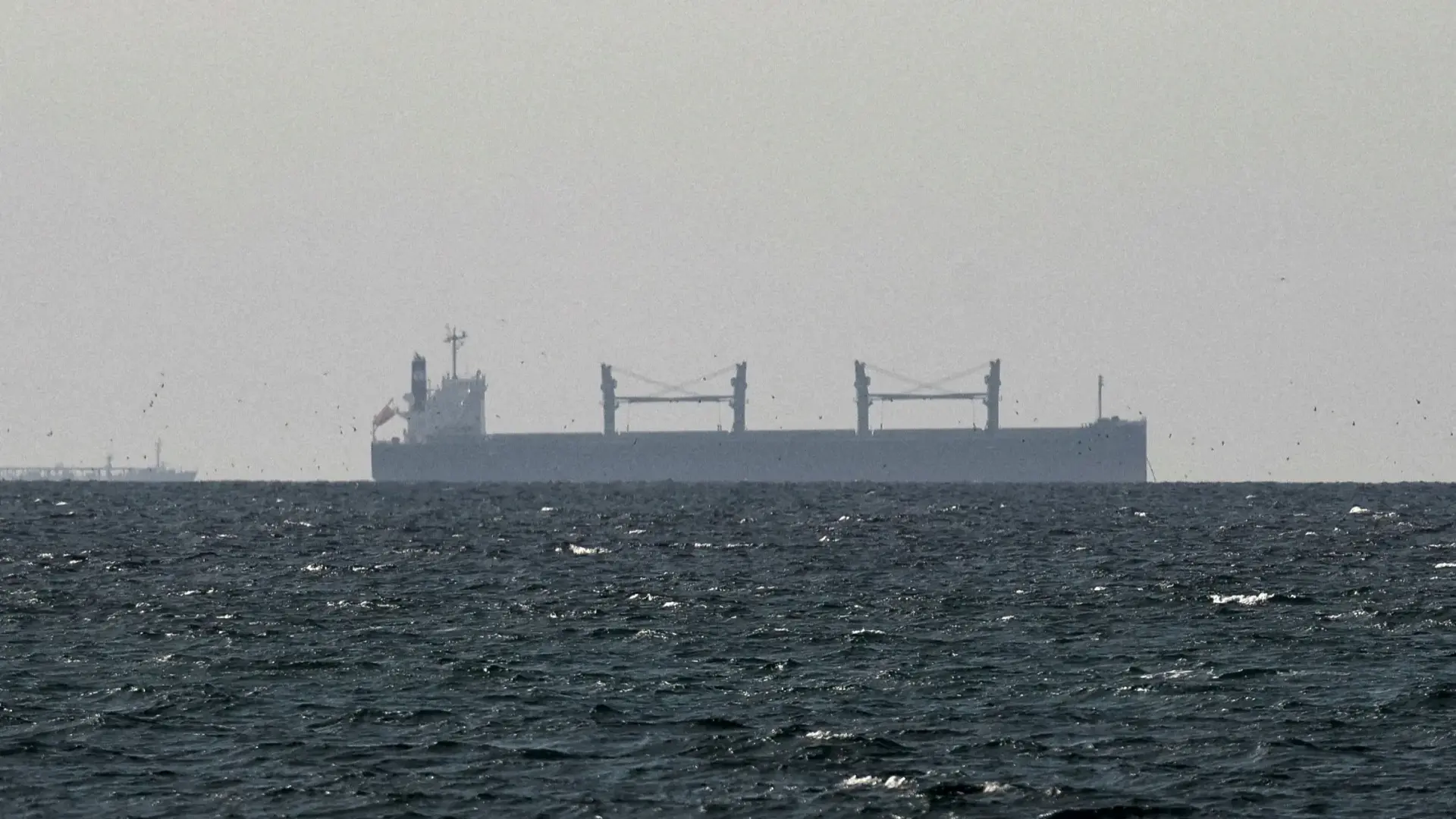 عاجل - رسائل إيرانية غير مباشرة تربط مضيق هرمز وباب المندب بالتصعيد الإقليمي 