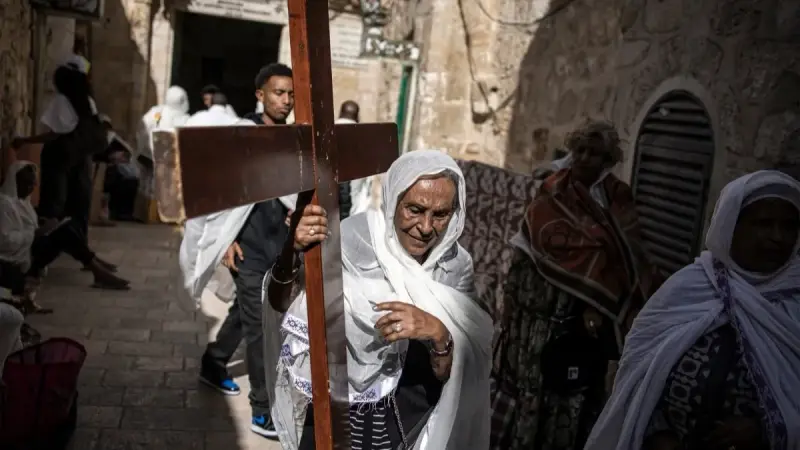 بطريركية القدس للروم الأرثوذوكس تدين انتهاكات إسرائيل خلال "سبت النور"