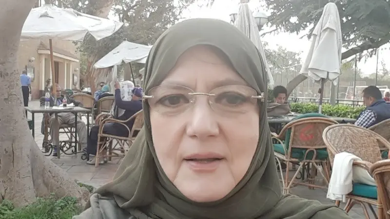 الفنانة شمس البارودي بين الاعتزال والشائعات.. وردّ نجلها عمر حسن يوسف