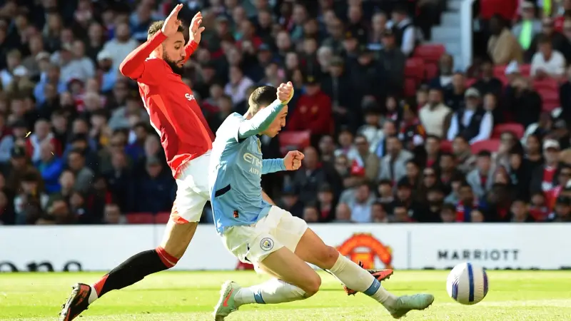 نصير مزراوي يتألق في مركز جديد ويقود مانشستر يونايتد للفوز على تشيلسي