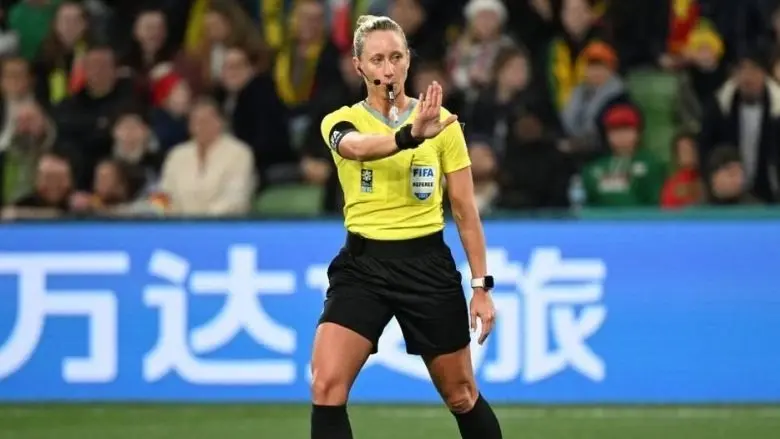 حكم مباراة الهلال ضد النصر اليوم.. صافرة ناعمة للديربي