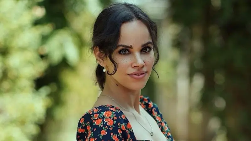 فيديو - ابنة الهضبة تثير الجدل: أنا بنت شيرين رضا مش عمرو دياب