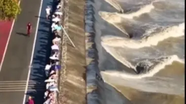 فيديو - "ذيل التنين الإلهي".. ظاهرة أسطورية في الصين تبهر العالم