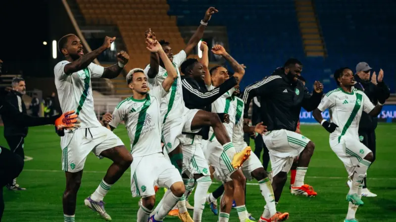 القنوات الناقلة لمباراة الأهلي ضد الخليج في دوري "روشن" السعودي مع الموعد والتشكيلة