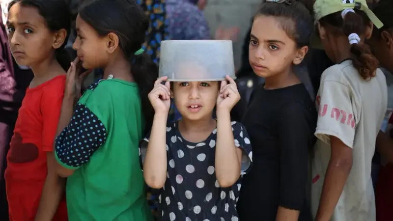 آخر أخبار غزة.. مقتل 20 فلسطينيا جراء الاختناق والتدافع بموقع توزيع مساعدات في غزة