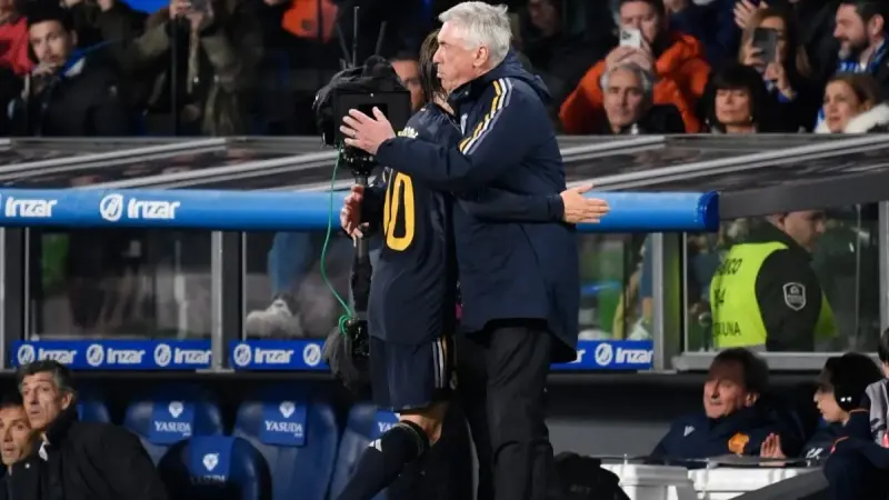 معلق مباراة ريال مدريد وقادش اليوم في الدوري الإسباني.. اسم مغربي مميز