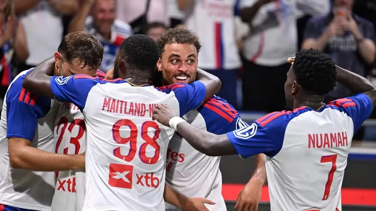 ليون قلب تأخره ليواصل مساره في دوري أبطال أوروبا (إكس) ليون قلب تأخره ليواصل مساره في دوري أبطال أوروبا (إكس)