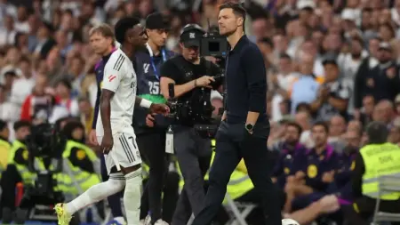 رغم مشكلته مع ألونسو.. فينيسيوس يستعد لتجديد عقده مع ريال مدريد