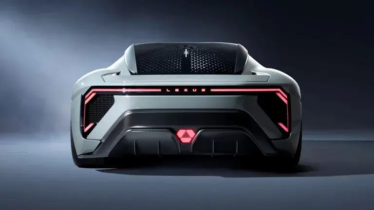 لكزس تكشف عن سيارتها الرياضية الكهربائية بالكامل